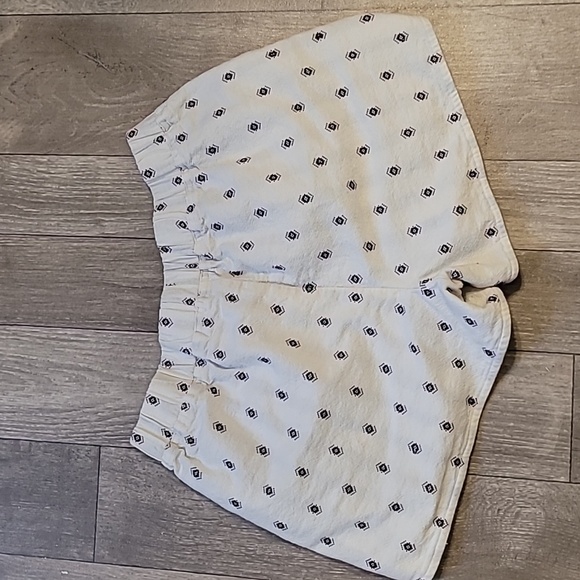 Madewell  ivory cotton shorts size small. - Picture 2 of 4